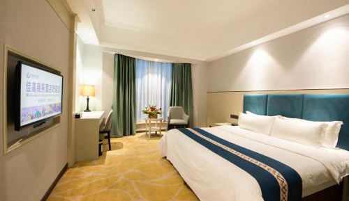 Deluxe Queen Room