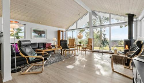 Five-Bedroom Holiday Home