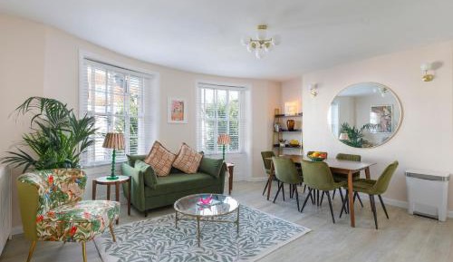 Three-Bedroom Apartment - High Floor