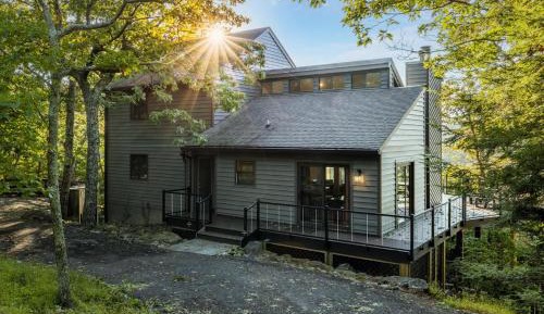 Four-Bedroom Holiday Home