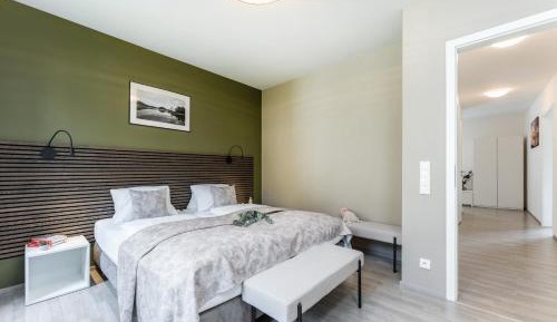 Deluxe Two-Bedroom Apartment with Garden View