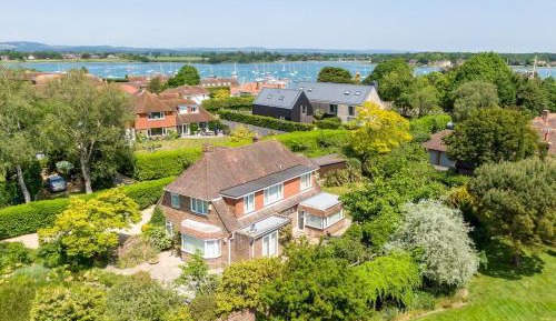 Four-Bedroom Holiday Home