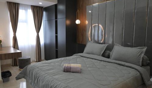 Studio Apartment with King Bed