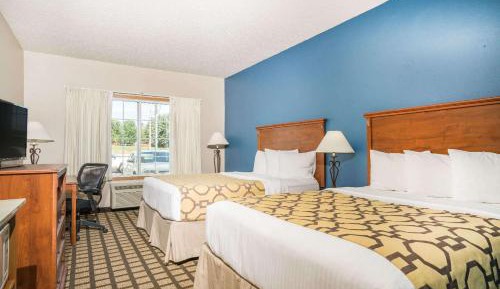 Queen Room with Two Queen Beds - Non-Smoking