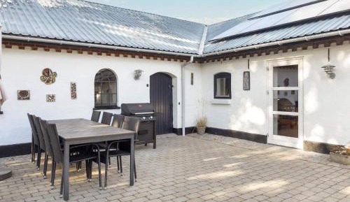 Three-Bedroom Holiday Home 