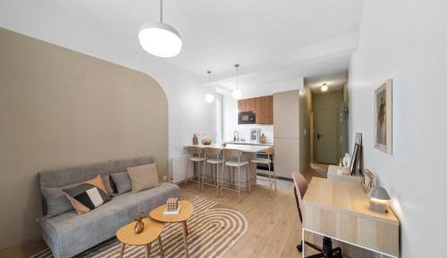 One-Bedroom Apartment