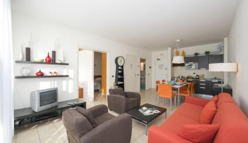 Two-Bedroom Apartment with Lake View