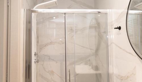 Deluxe One-Bedroom Apartment with City View