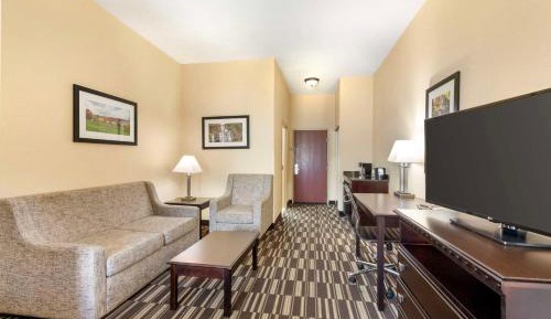 King Suite with Sofa Bed - Non-Smoking