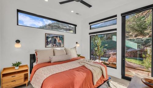 Two-Bedroom Apartment with Mountain View
