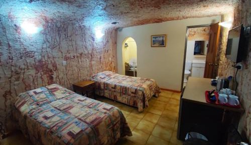 Twin Room with Private Bathroom - Underground