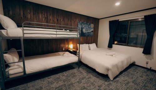 Quadruple Room with Shared Bathroom