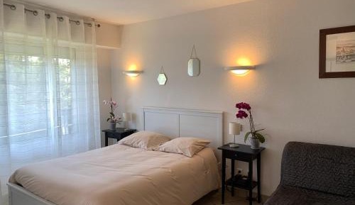 One-Bedroom Apartment with Garden View
