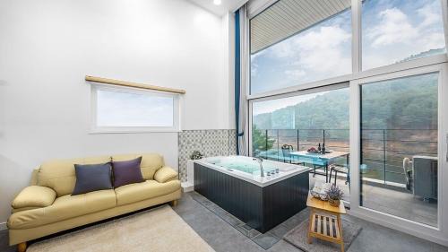Double Room 2