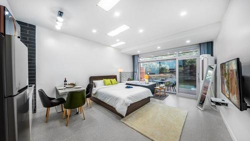 Double Room 5
