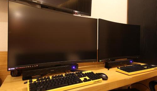 Double Room with 2 High Performance PC