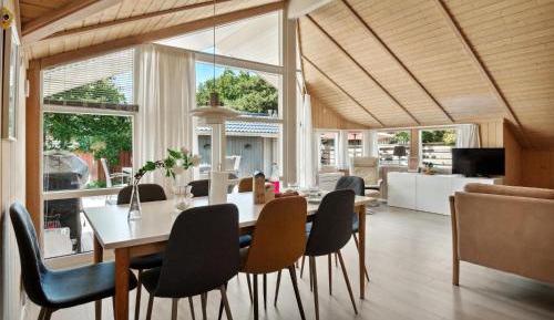 Three-Bedroom Holiday Home 