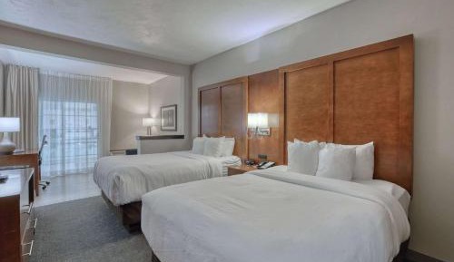 Standard Double Suite with Two Double Beds with Pool View - Non - Smoking