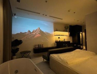 Studio Apartment with Balcony