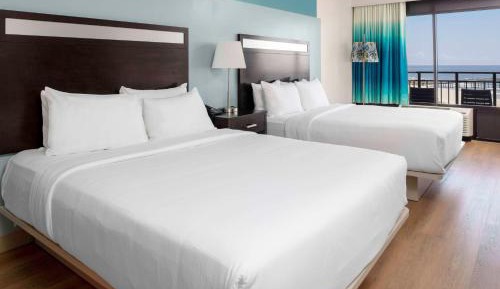 2 Queen Partial Oceanview with Balcony