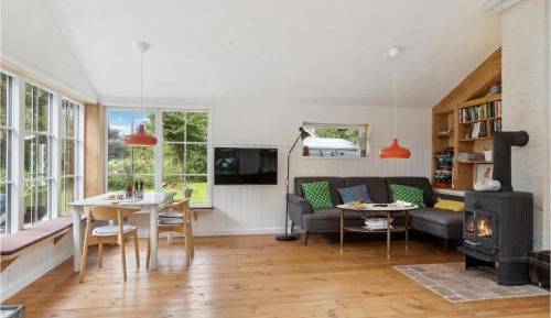 Three-Bedroom Holiday Home 
