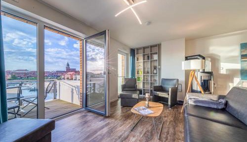 Apartment with Lake View