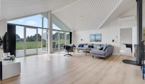 Five-Bedroom Holiday Home