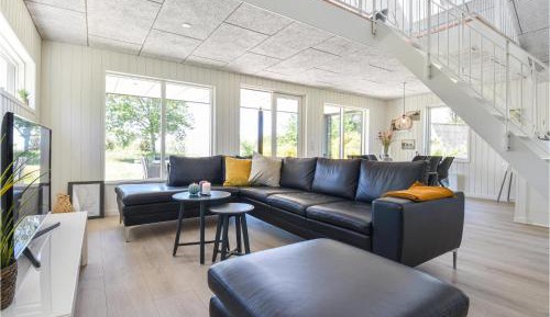 Three-Bedroom Holiday Home 