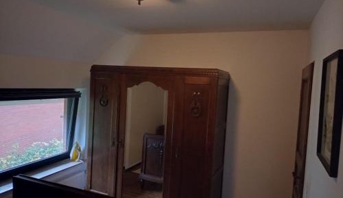 One-Bedroom Apartment with Shower