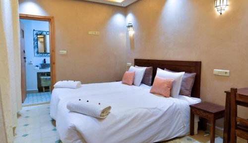 Twin Room with Private Bathroom
