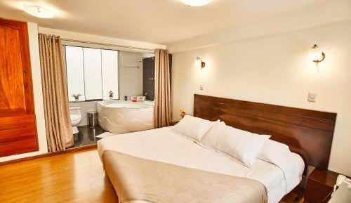 King Suite with Spa Bath