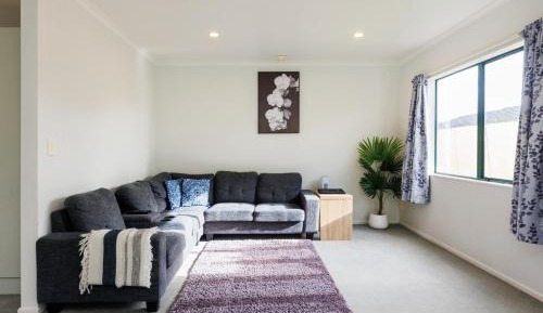 Deluxe Two-Bedroom Apartment with Garden View