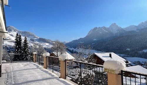 Three-Bedroom Apartment with Mountain View