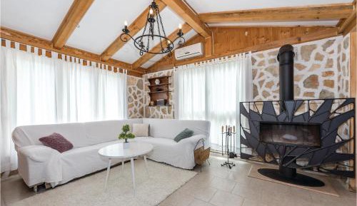 One-Bedroom Holiday Home