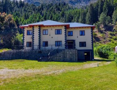 Apartment with Mountain View