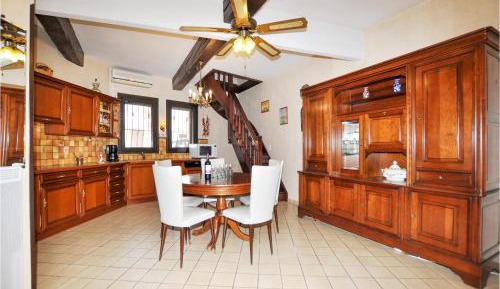 Three-Bedroom Vacation Home 