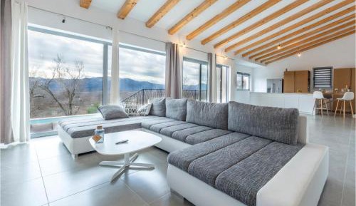 Four-Bedroom Holiday Home