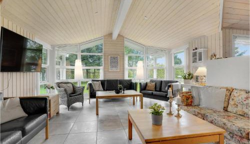 Four-Bedroom Holiday Home
