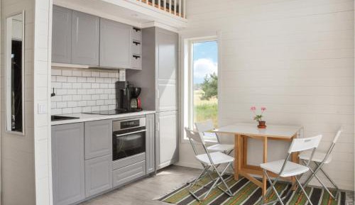 One-Bedroom Holiday Home