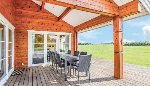 Three-Bedroom Holiday Home 
