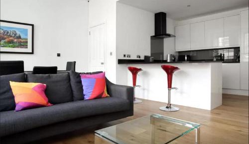 Deluxe Apartment