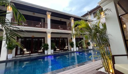King Room with Pool View