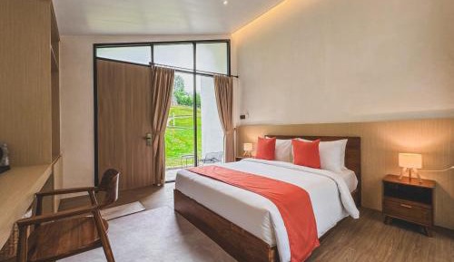 Standard Queen Room