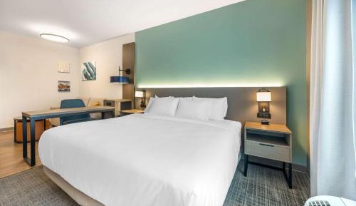 King Suite - Non Smoking