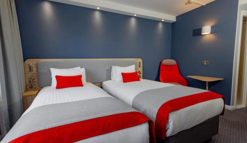 Standard Twin Room with Free Hot Breakfast