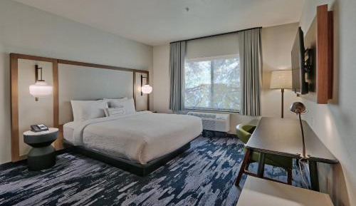 King Guest Room with City View