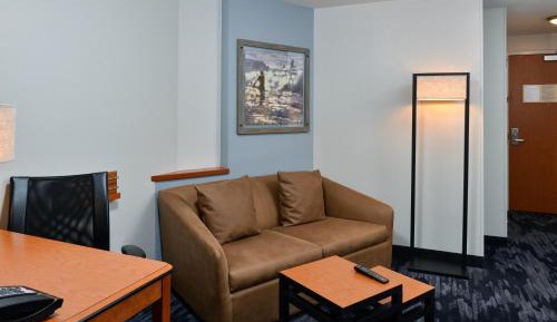 One-Bedroom Junior Suite with Two Queen Beds, Sofa Bed and Adapted Tub - Mobility and Hearing Accessible