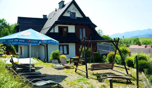 Quadruple Room with Private Bathroom and Mountain View