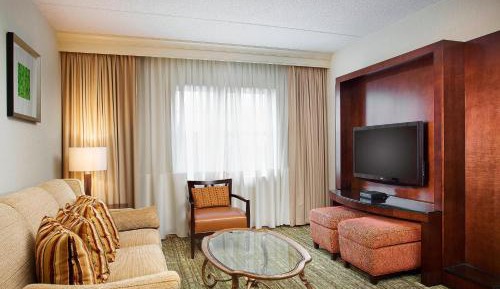 One-Bedroom King Suite with Sofa Bed and Whirlpool