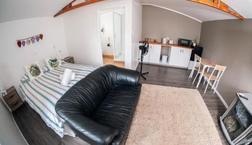 One-Bedroom House